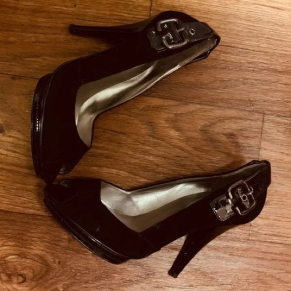 Guess peep toe heels